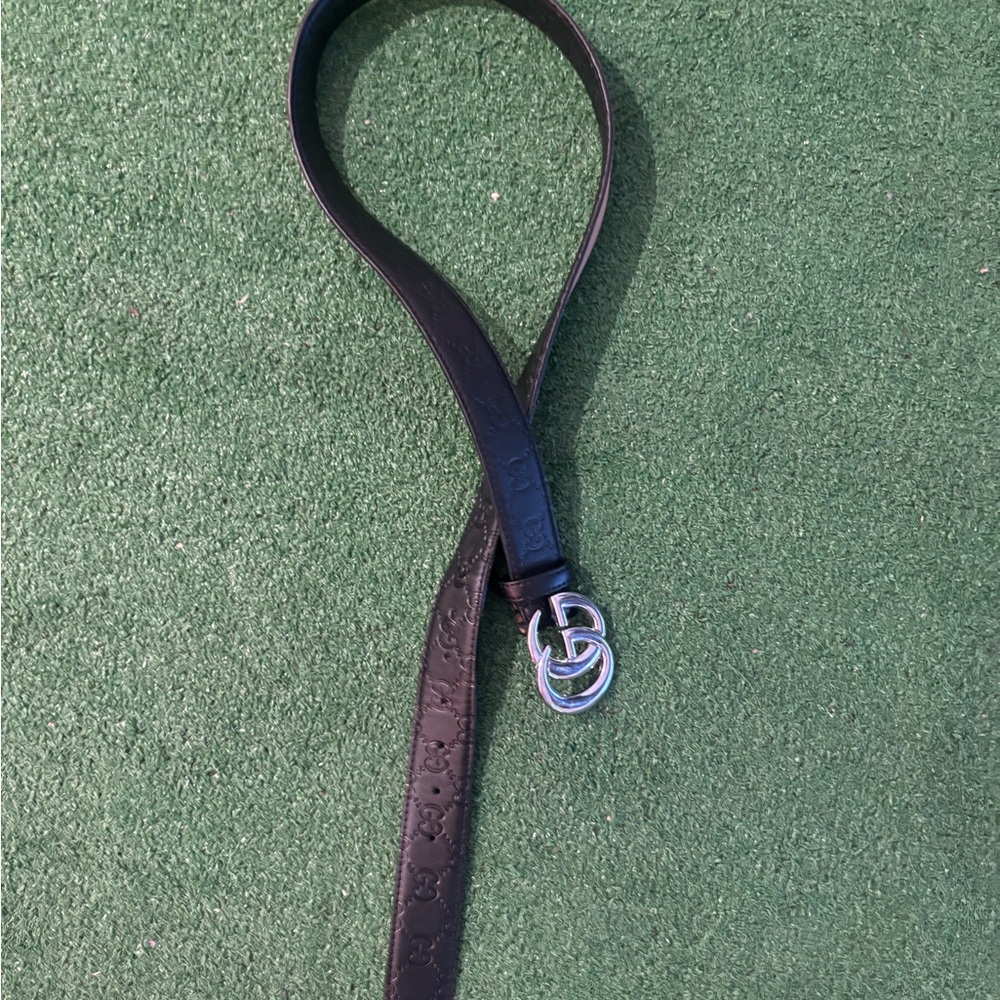 Gucci Black Leather Belt with Silver Interlocking Buckle